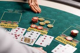 Tampilan antarmuka permainan Starburst di platform slot18